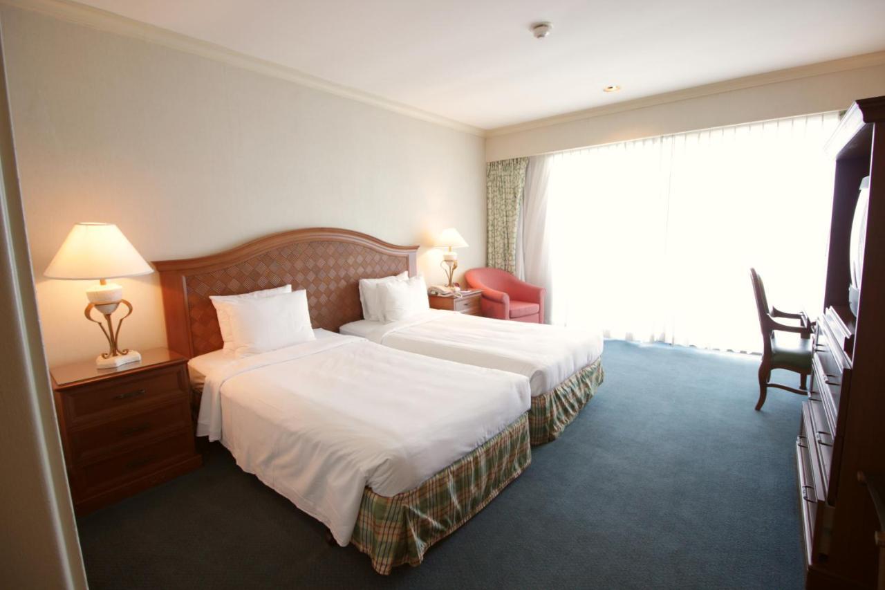 Pacific Star Resort & Spa Tamuning Extérieur photo